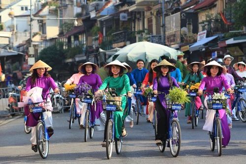 Hà Nội đưa Lễ hội Áo dài du lịch thành sự kiện thường niên