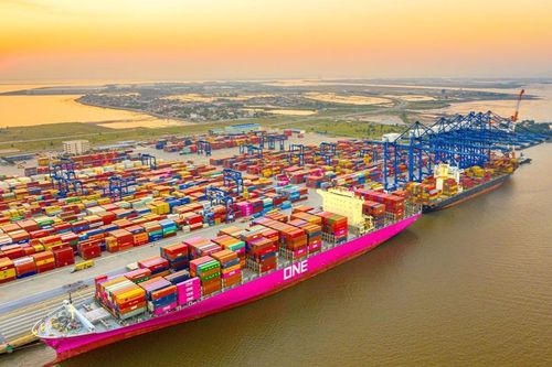 Đề xuất tăng 10% giá bốc dỡ container: Cảng biển nào sẽ hưởng lợi?