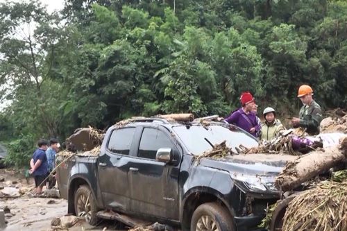 Chủ tịch UBND tỉnh Lào Cai chỉ đạo trực tiếp tại hiện trường lũ ống