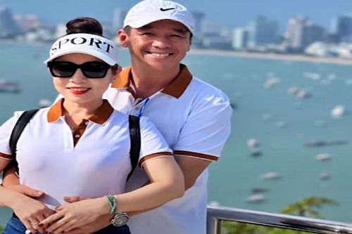 Sau nụ hôn đầu làm mất ngủ 3 tháng, cặp đôi thành vợ chồng, yêu nhau suốt 32 năm