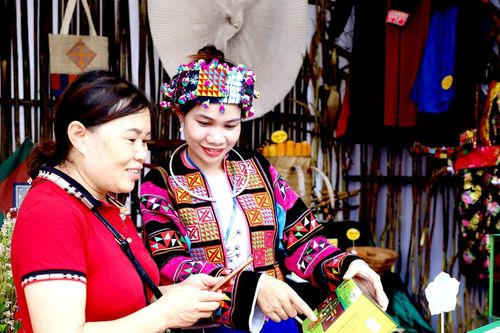 Chuyển đổi số toàn diện để phát triển vùng biên cương cực Bắc