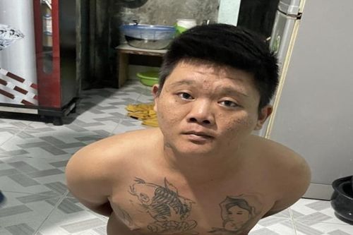 Bắt đối tượng giật túi xách của phụ nữ đi đường