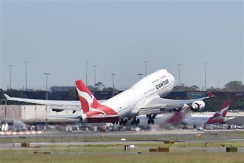 Hãng hàng không Qantas sa thải bất hợp pháp 1.700 nhân viên mặt đất