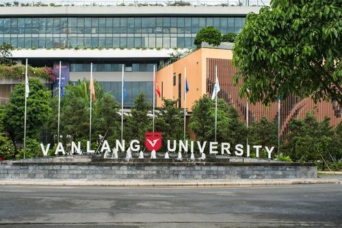 ĐH Văn Lang sử dụng lao động là người nước ngoài trái luật