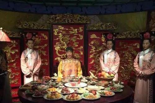 Những quy tắc khiến hoàng đế dù ăn toàn sơn hào hải vị cũng không bị béo phì