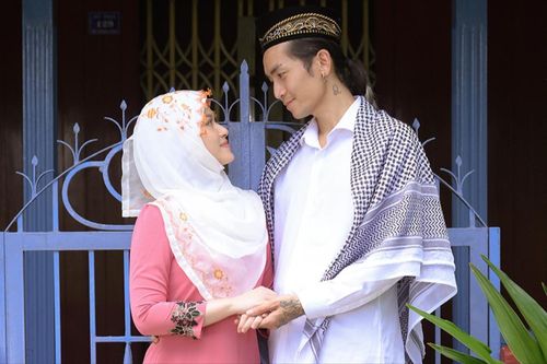 Ngọc Thanh Tâm khám phá An Giang, e ấp bên 'trai lạ' tưởng đâu 'cô dâu chú rể'