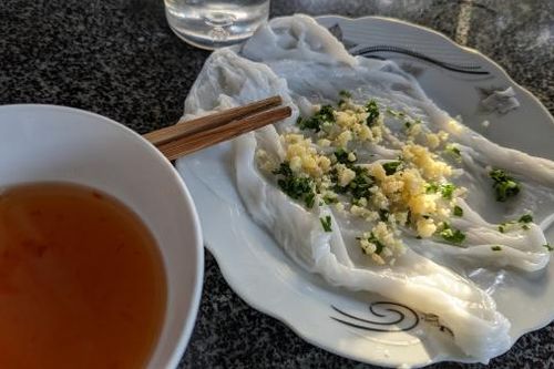 Về Thành ăn bánh ướt