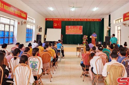 Xây dựng gia đình ấm no, bình đẳng, hạnh phúc