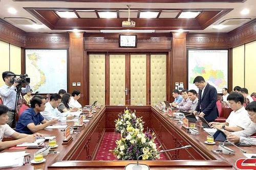 Thường trực Tỉnh ủy làm việc với Tập đoàn Viettel
