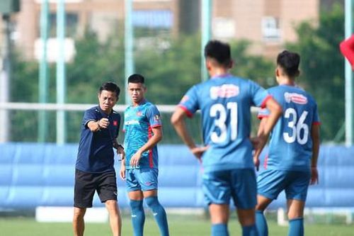 Thêm 12 cầu thủ vào danh sách đội tuyển bóng đá Olympic Việt Nam