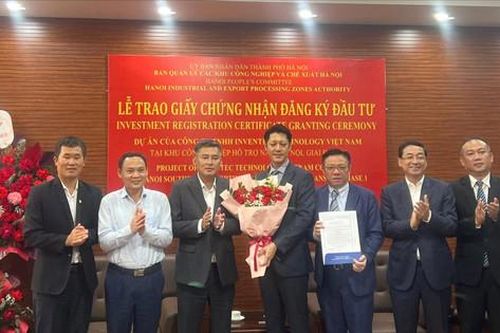 Hà Nội: Trao chứng nhận đăng ký đầu tư dự án công nghệ cao trị giá gần 3.000 tỷ đồng
