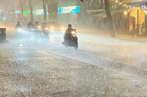 Dự báo thời tiết ngày mai 14/9: Mưa lớn lan rộng, nhiều nơi có lượng mưa rất to gây ngập úng, sạt lở đất