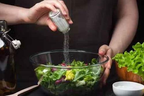 Ăn mặn lúc trẻ, về già lao đao - vì sao không thay đổi?