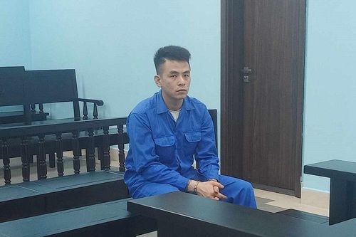 Lừa chiếm ô tô của người quen mang đi cầm cố lấy tiền buôn mỹ phẩm