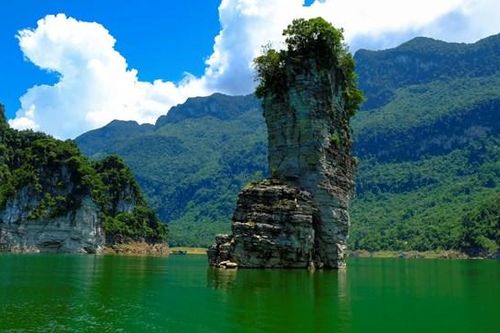 Ngẩn ngơ danh thắng xứ Tuyên