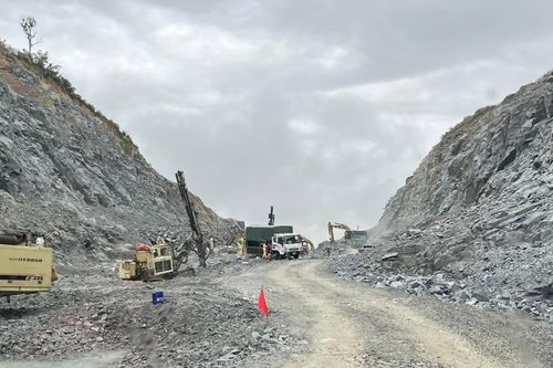 Khởi công nhiều dự án giao thông trọng điểm: 'Cú hích' cho ngành khai thác đá