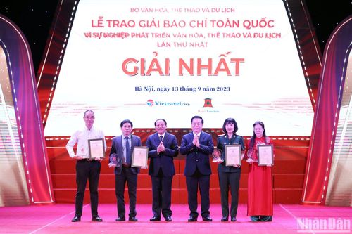 Lễ trao Giải Báo chí toàn quốc 'Vì sự nghiệp phát triển Văn hóa, Thể thao và Du lịch' lần thứ Nhất