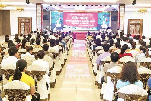 Tăng cường kiến thức, kỹ năng tuyên truyền giảm nghèo về thông tin