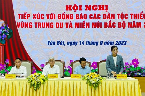 Lắng nghe nguyện vọng của đồng bào dân tộc thiểu số vùng Tây Bắc