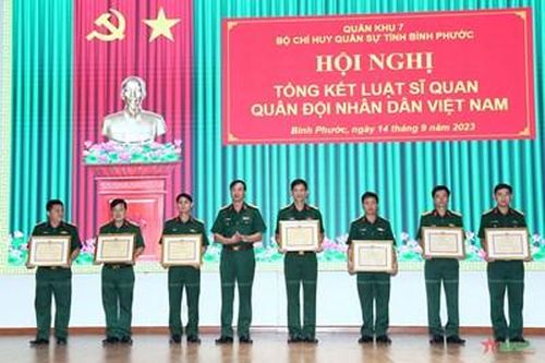 Bộ CHQS tỉnh Bình Phước tổng kết Luật Sĩ quan Quân đội nhân dân Việt Nam