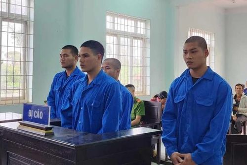 Trai bản ra đàng quấy phá
