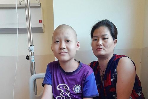 Mẹ đơn thân nuôi con ung thư