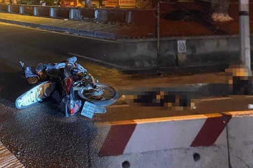 Hà Nội: Tìm nhân chứng vụ tai nạn khiến 3 thanh niên tử vong