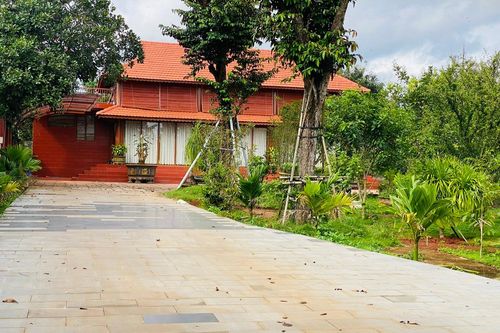 Chính quyền bất lực xử lý công trình trái phép 'mọc' trên đất du lịch