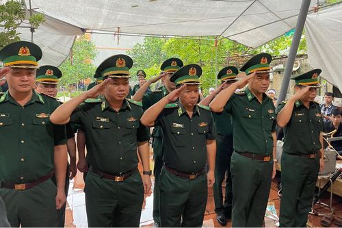 Bộ Tư lệnh BĐBP thăm, động viên, chia buồn với thân nhân gia đình quân nhân BĐBP gặp nạn trong vụ cháy chung cư tại Hà Nội