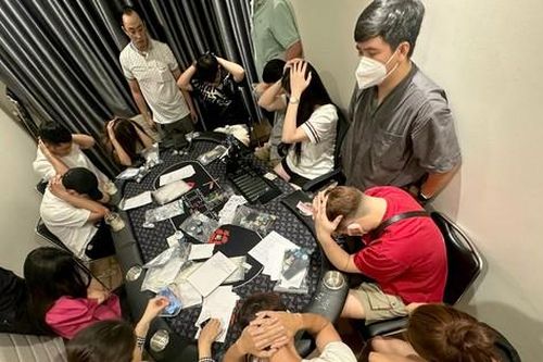 Phá sòng bài Poker tại chung cư cao cấp tại TPHCM