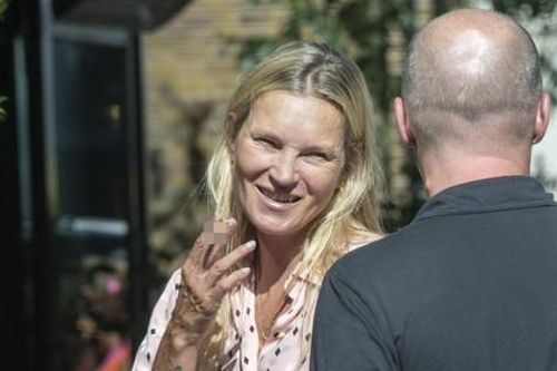 Không thể nhận ra siêu mẫu hàng đầu Kate Moss