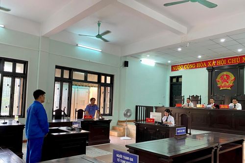 Lĩnh án vì trộm, cướp tài sản