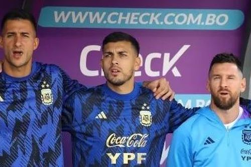 Messi bất ngờ làm… trợ lý HLV cho Scaloni ở tuyển Argentina