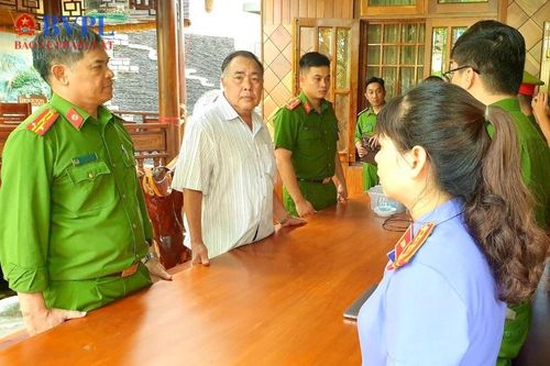 Phê chuẩn khởi tố cựu Chủ tịch UBND tỉnh và cựu Giám đốc Sở Tài chính Phú Yên