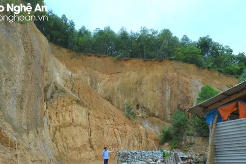Nghệ An có 274 điểm sạt lở núi, nguy cơ ảnh hưởng trên 3.000 hộ dân