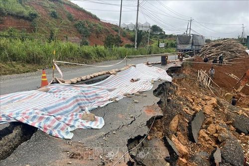 Khẩn trương khắc phục sạt lở trên Quốc lộ nối Đà Lạt với Nha Trang