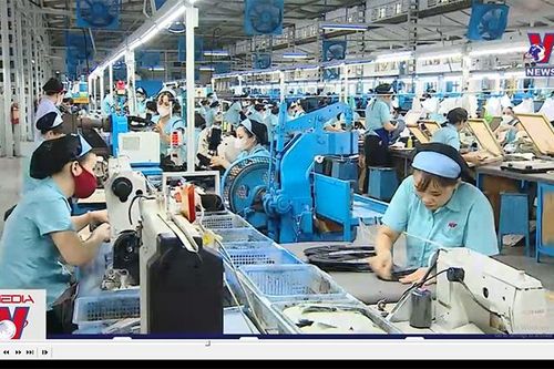 Công nhân phấn khởi được đi làm, tăng ca trở lại