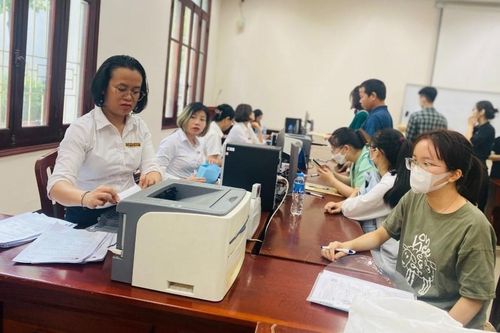 Agribank đồng hành cùng tân sinh viên