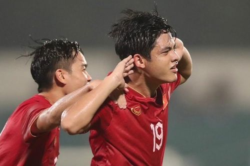 Báo Indonesia bất ngờ chê U23 Việt Nam; Tỷ lệ vào Top 4 Premier League của MU giảm thảm hại
