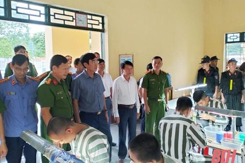 Giám sát công tác giảm thời hạn chấp hành án phạt tù và tha tù trước thời hạn có điều kiện tại Trại giam Thanh Cẩm