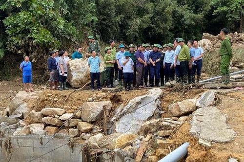Tập trung tìm kiếm cứu nạn, khắc phục hậu quả lũ quét