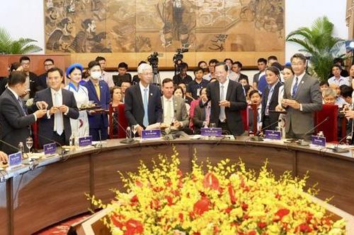 Chủ tịch TP.HCM Phan Văn Mãi: Người dân và doanh nghiệp là trung tâm chuyển đổi phát triển xanh