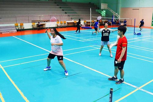 Rèn luyện kỹ thuật chơi cầu lông
