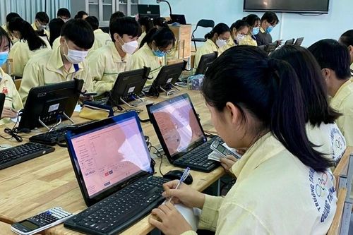 Khởi động Cuộc thi Olympic tiếng Anh trên Internet năm học 2023-2024