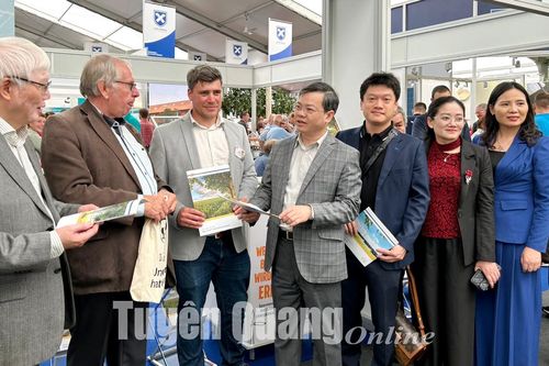 Đoàn công tác tỉnh Tuyên Quang tham quan Triển lãm lần thứ 32 về nông nghiệp, dinh dưỡng và tương lai các vùng nông thôn tại bang Mecklenburg Vorpommern, Đức
