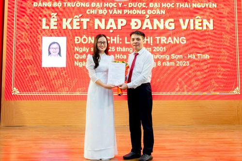 Trẻ hóa đội ngũ đảng viên từ học sinh, sinh viên