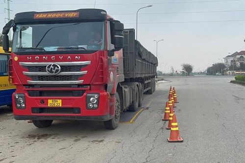 Từ 15/9, Cảnh sát giao thông được phép dừng xe kiểm tra 4 trường hợp