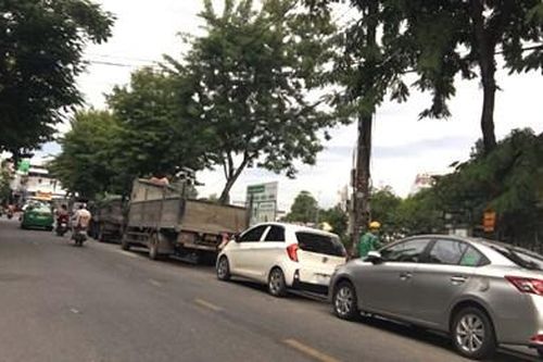 Lòng đường không thể là... gara