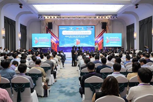 Mang nền tảng số đến hộ gia đình