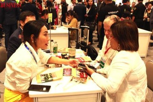 Tái cơ cấu chuỗi cung ứng quốc tế với 'điểm đến chiến lược' Việt Nam